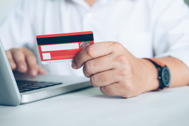 pagar as contas online com o cartão de crédito