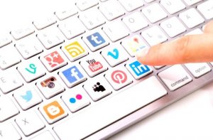 Como usar as redes sociais para atrair mais clientes