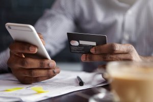 Aprenda como pagar as contas online com o cartão de crédito