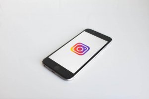 Descubra o que é preciso para ter o selo de verificação do Instagram nesse guia